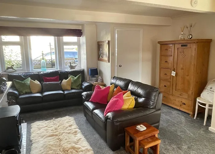 Cute And Cosy 2 Bed Cottage