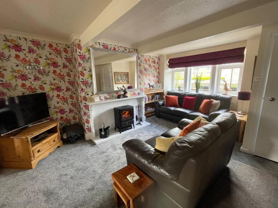 Cute And Cosy 2 Bed * Honley