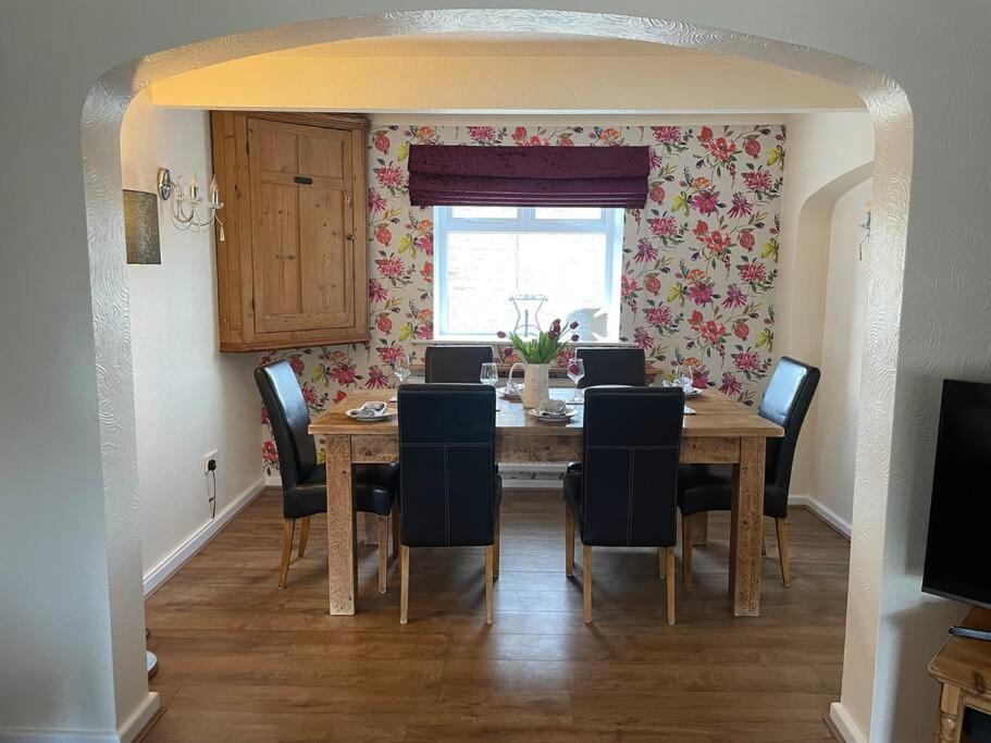 Cute And Cosy 2 Bed Holiday home Honley