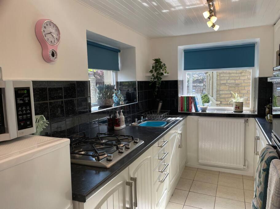 Cute And Cosy 2 Bed Honley