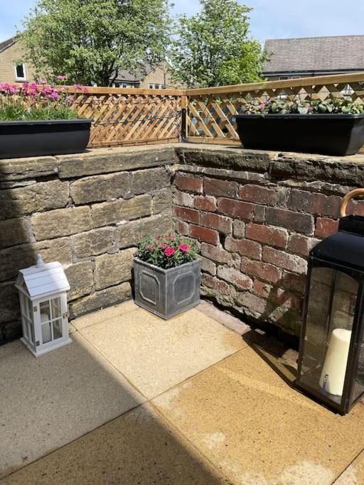 Cute And Cosy 2 Bed Holiday home Honley