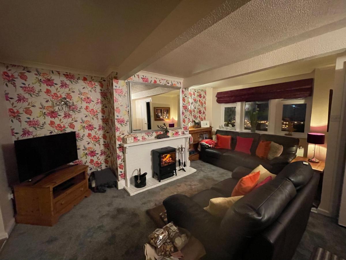 Cute And Cosy 2 Bed Honley
