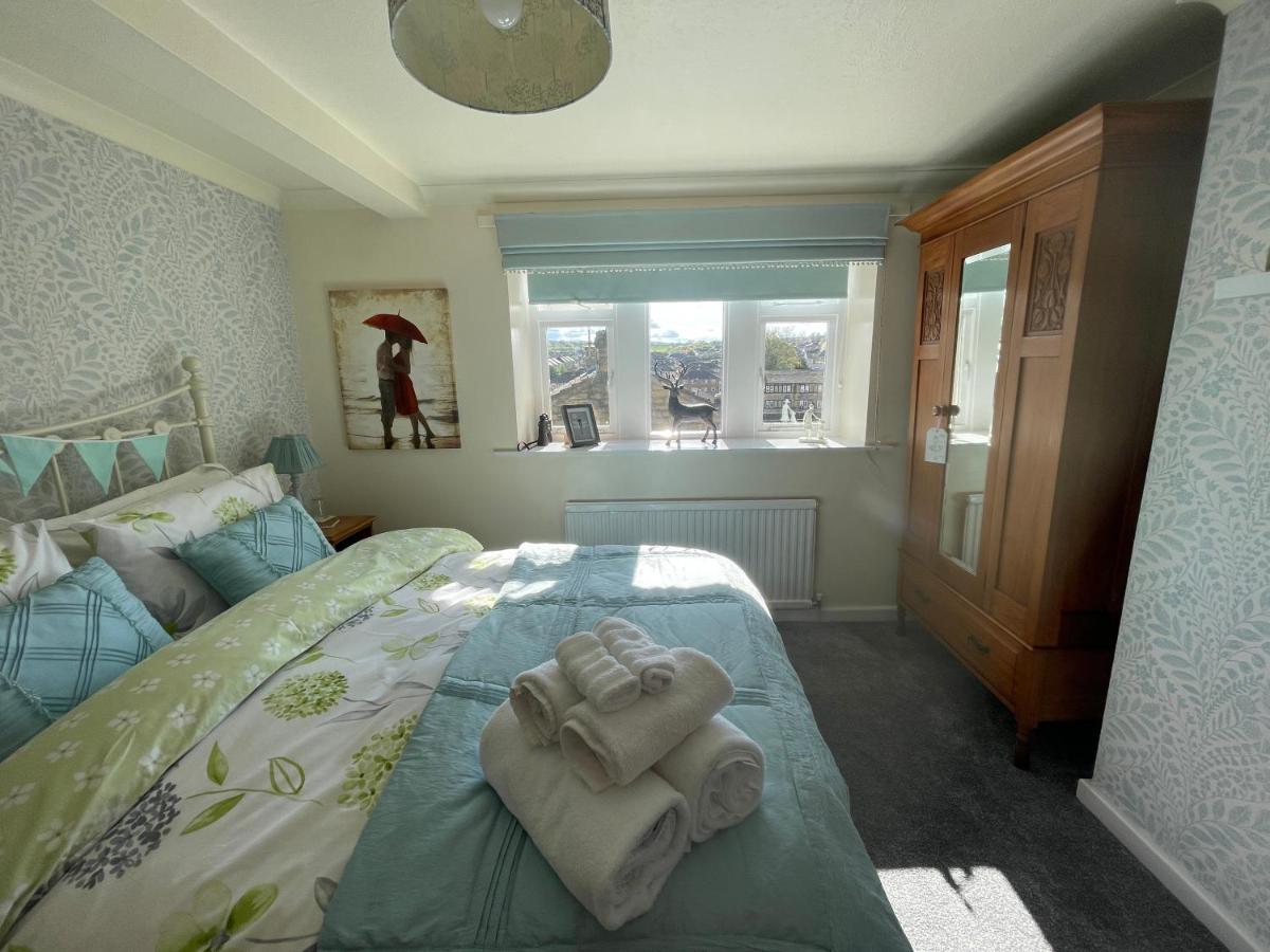 Cute And Cosy 2 Bed Holiday home Honley