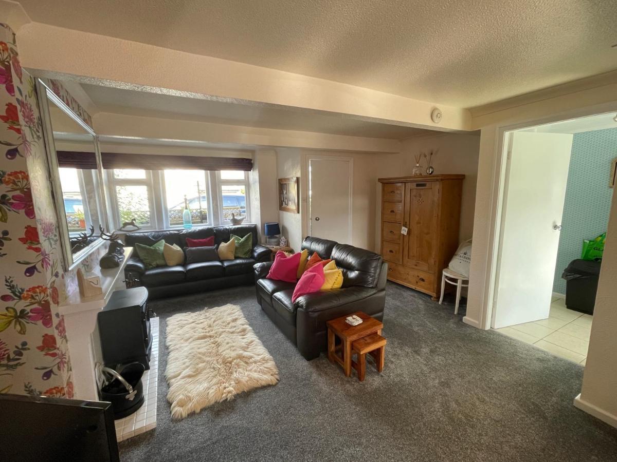 Cute And Cosy 2 Bed * Honley