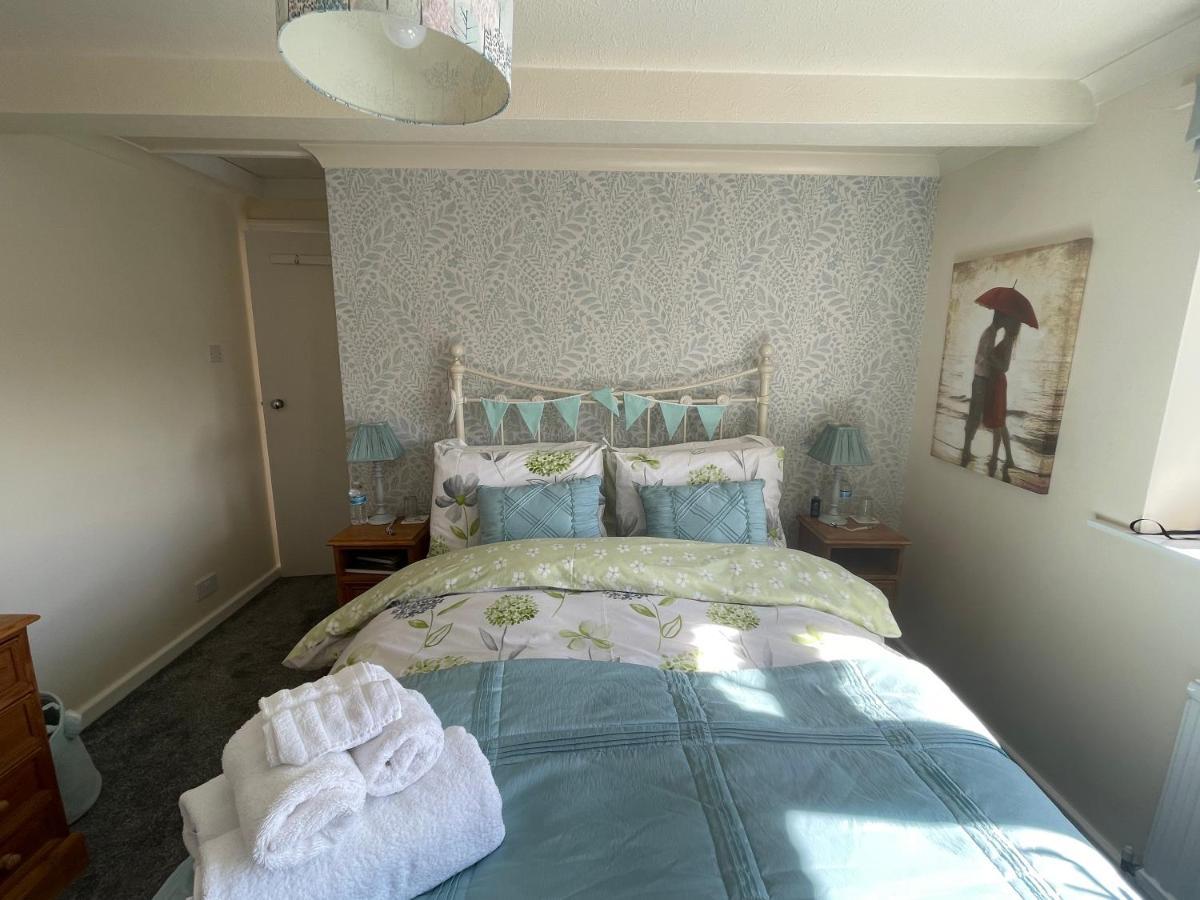 Cute And Cosy 2 Bed Holiday home Honley